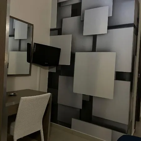 Hotell Cristian 3*